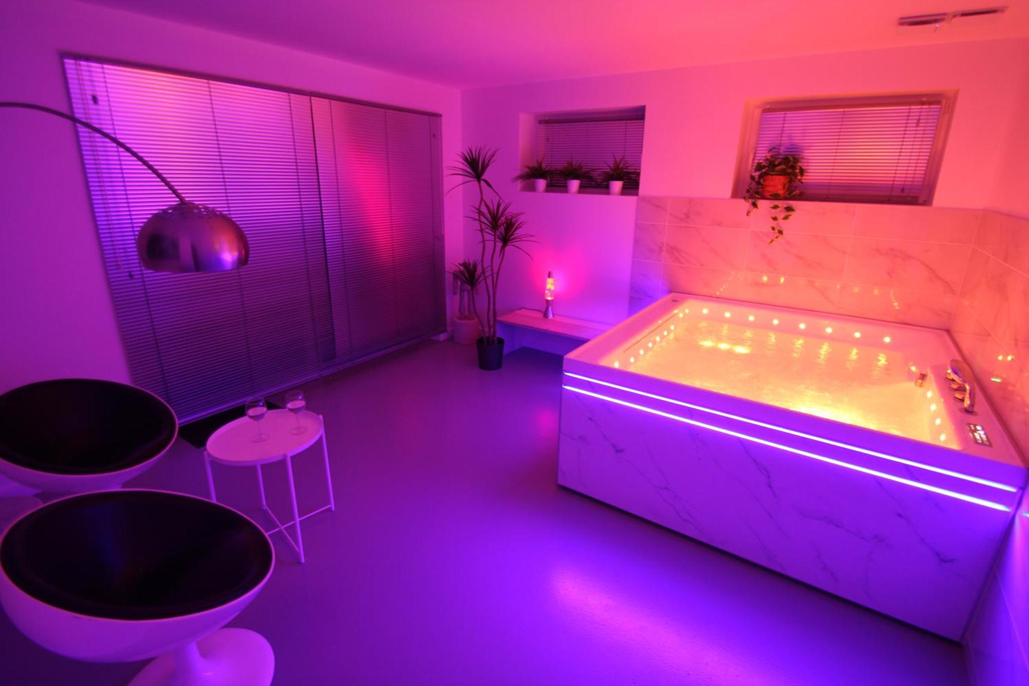 Bienvenue Chez Dalo, Jacuzzi, Art Et Modernite Apartment Altkirch Exterior photo