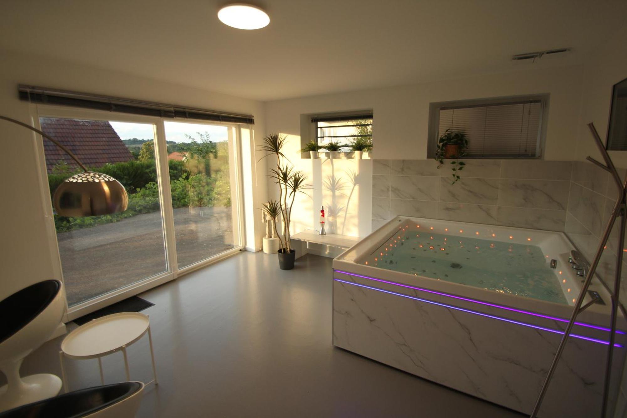 Bienvenue Chez Dalo, Jacuzzi, Art Et Modernite Apartment Altkirch Exterior photo