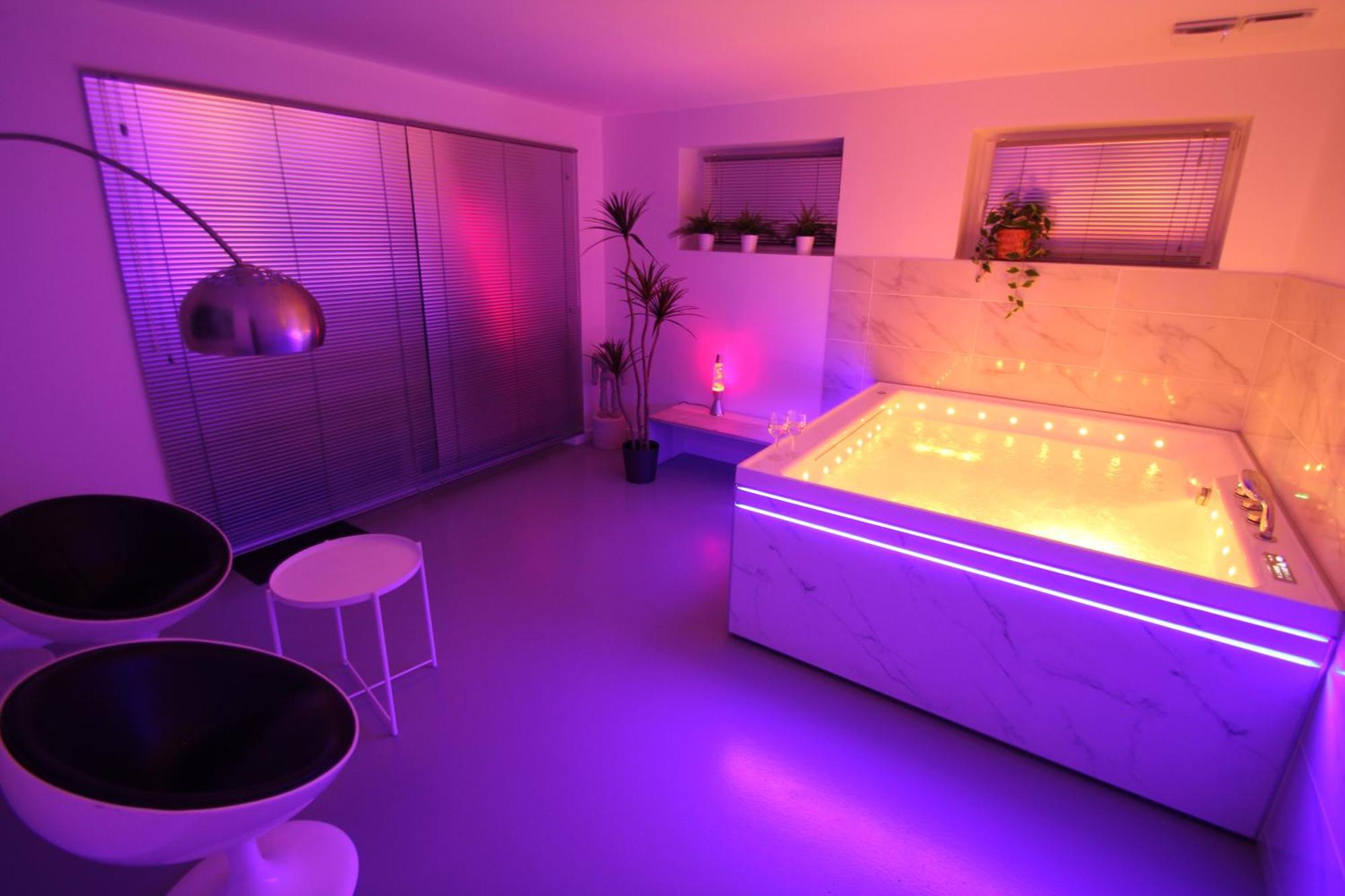 Bienvenue Chez Dalo, Jacuzzi, Art Et Modernite Apartment Altkirch Exterior photo
